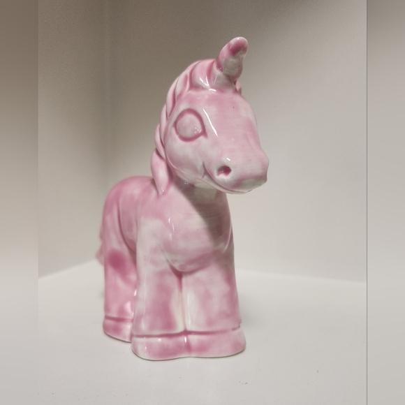 FADED PINK UNICORN FIGURINE - Picture 2 of 4